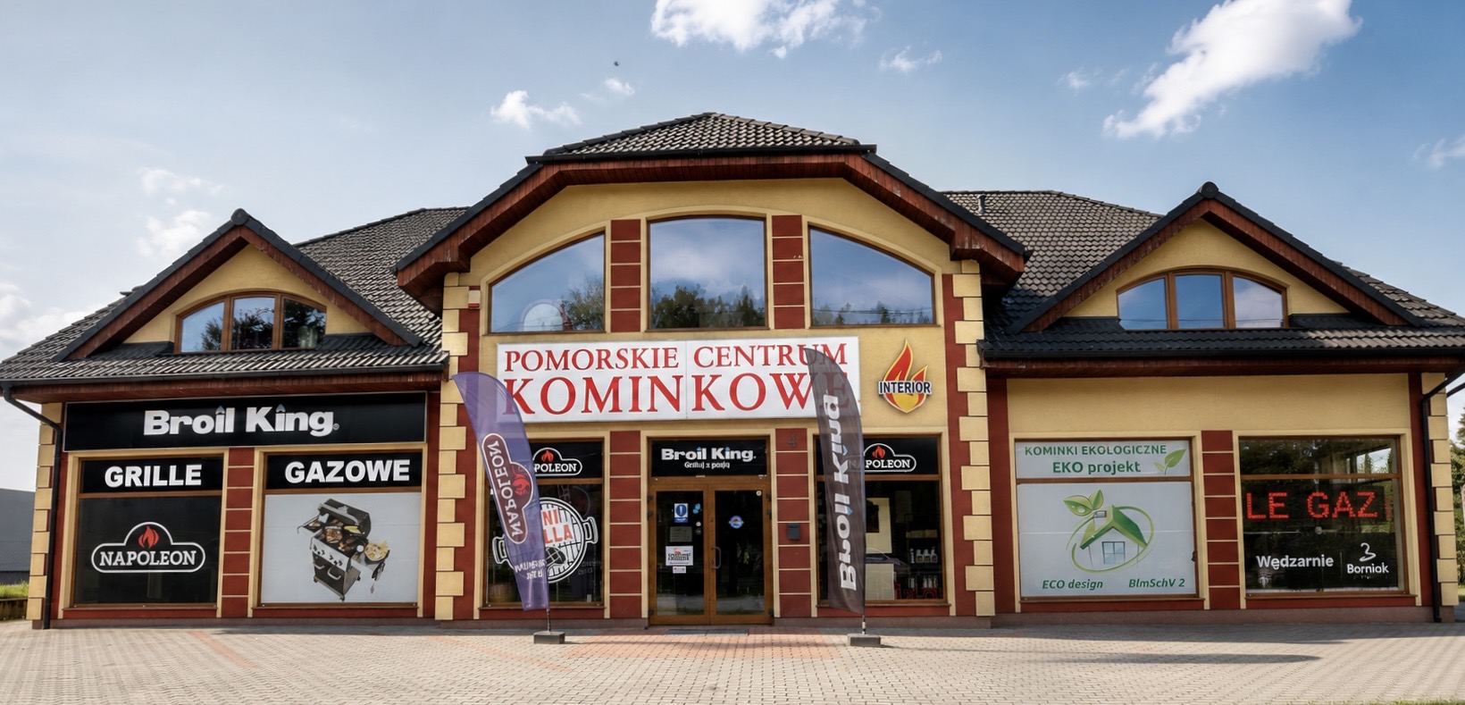 Pomorskie Centrum Kominkowe Interior w Redzie — widok budynku z zewnątrz